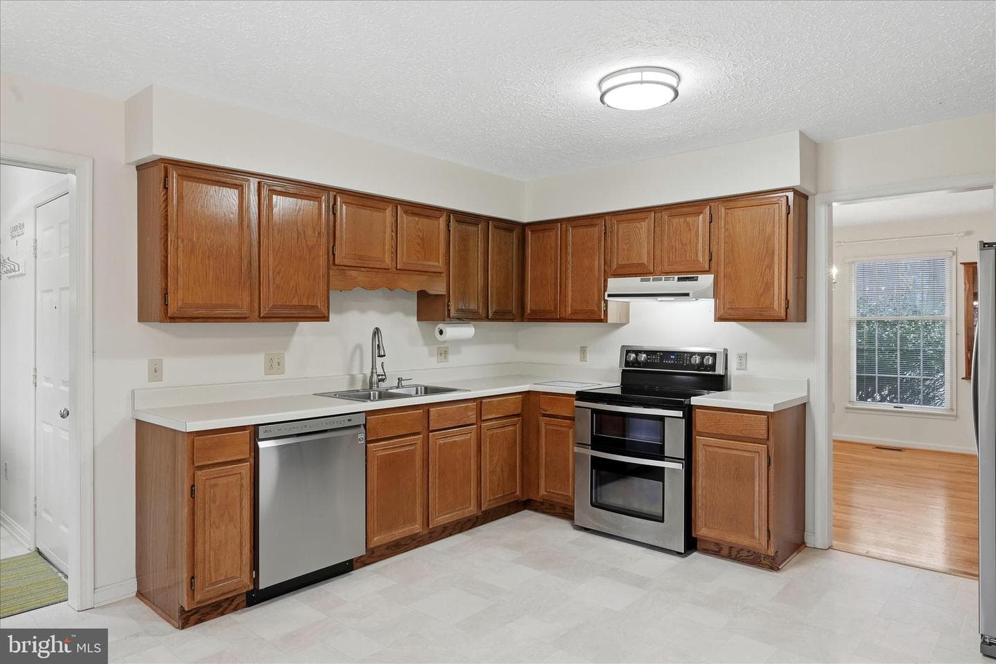 138 Gloucester Drive photo 18