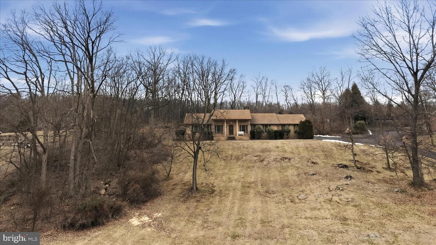 138 Gloucester Drive photo 42