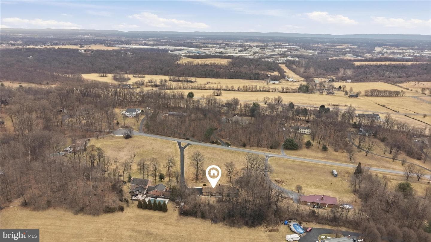 138 Gloucester Drive photo 56