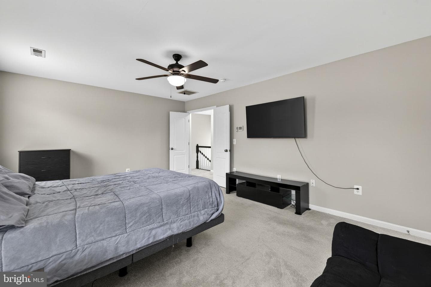 113 Colonial Drive photo 27
