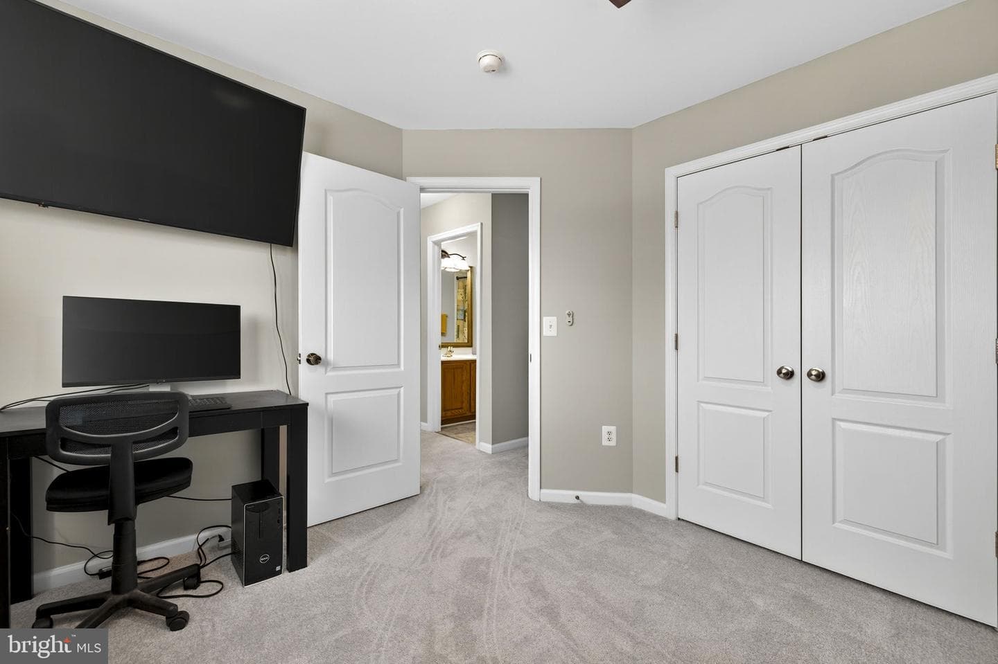 113 Colonial Drive photo 39