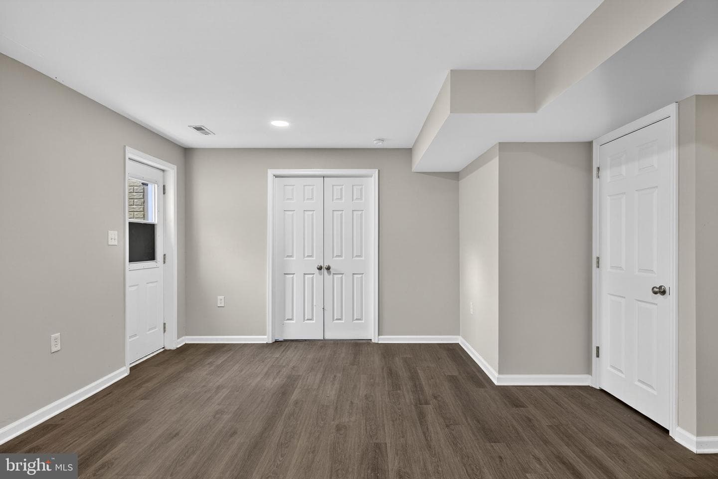 113 Colonial Drive photo 44