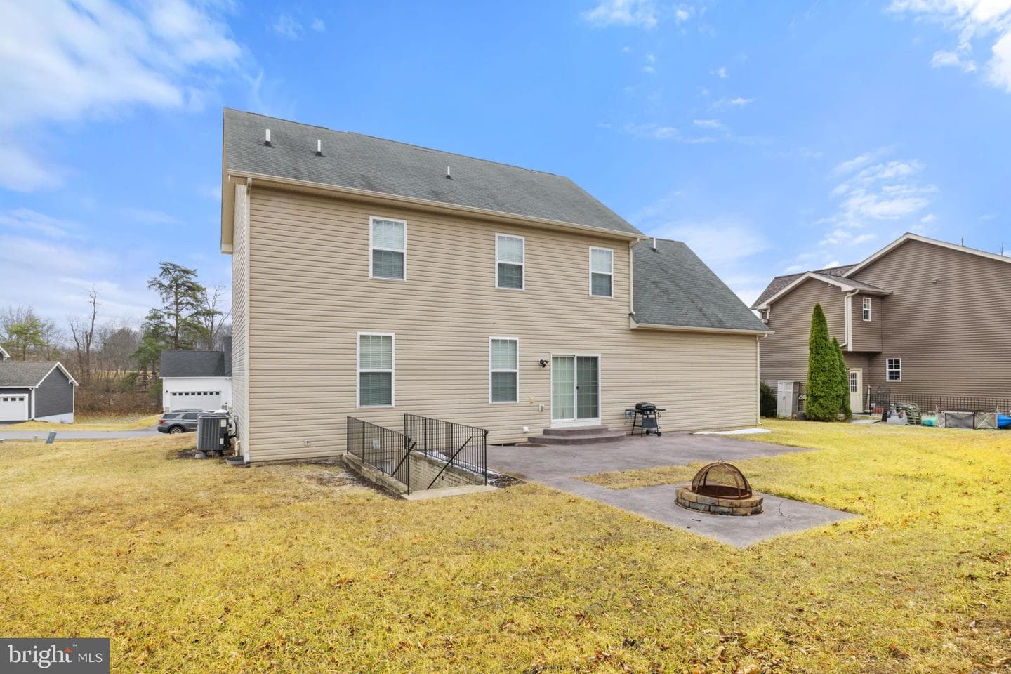 113 Colonial Drive photo 49