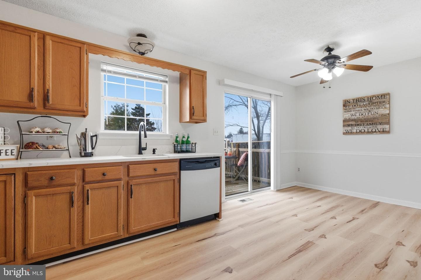 213 Georgetowne Court photo 11