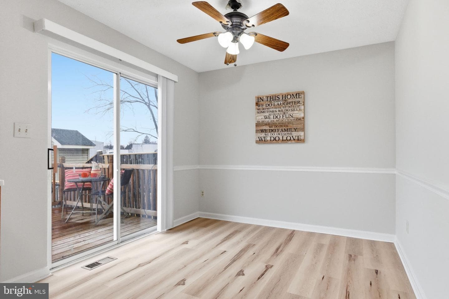213 Georgetowne Court photo 14