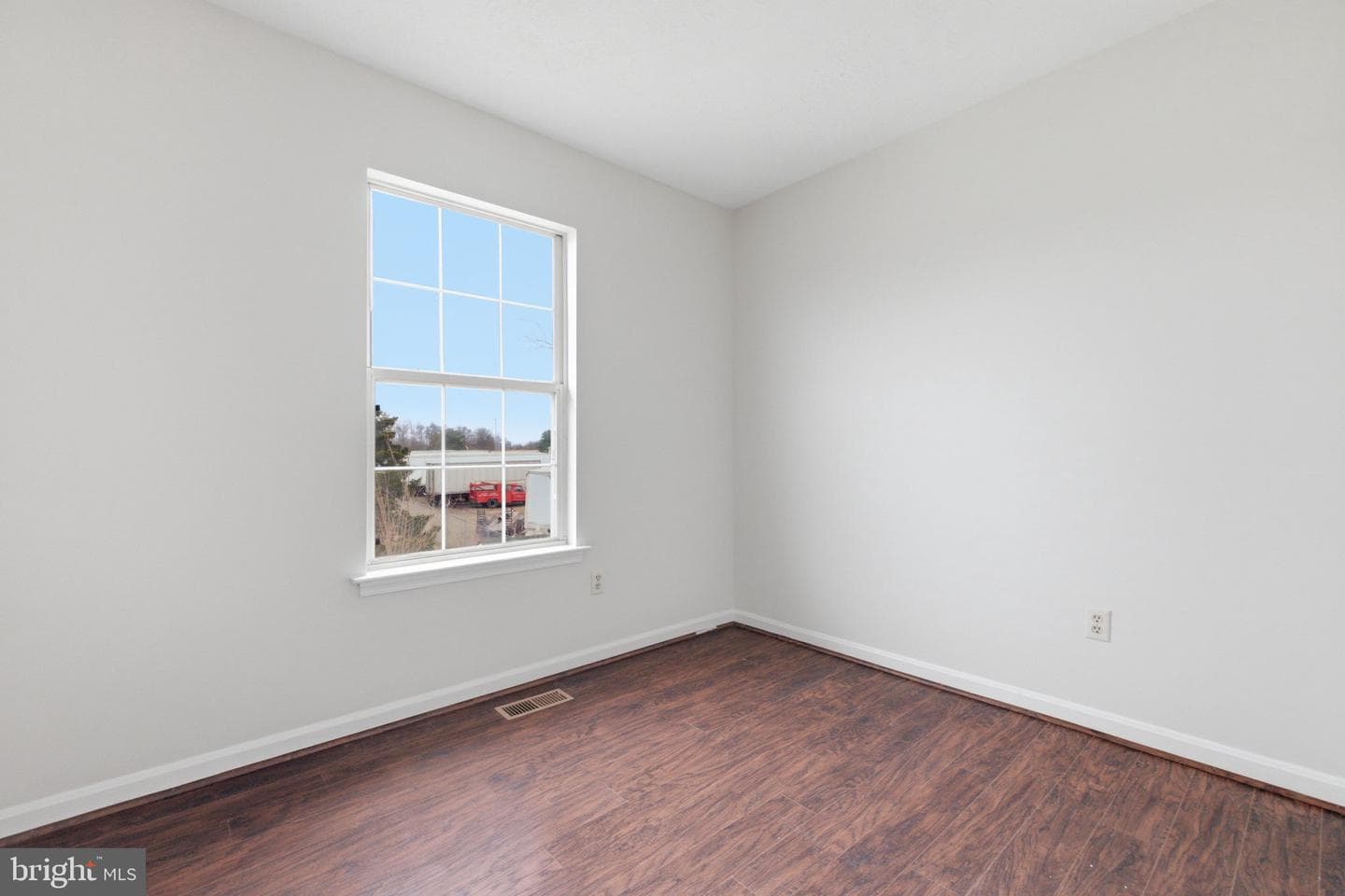 213 Georgetowne Court photo 20