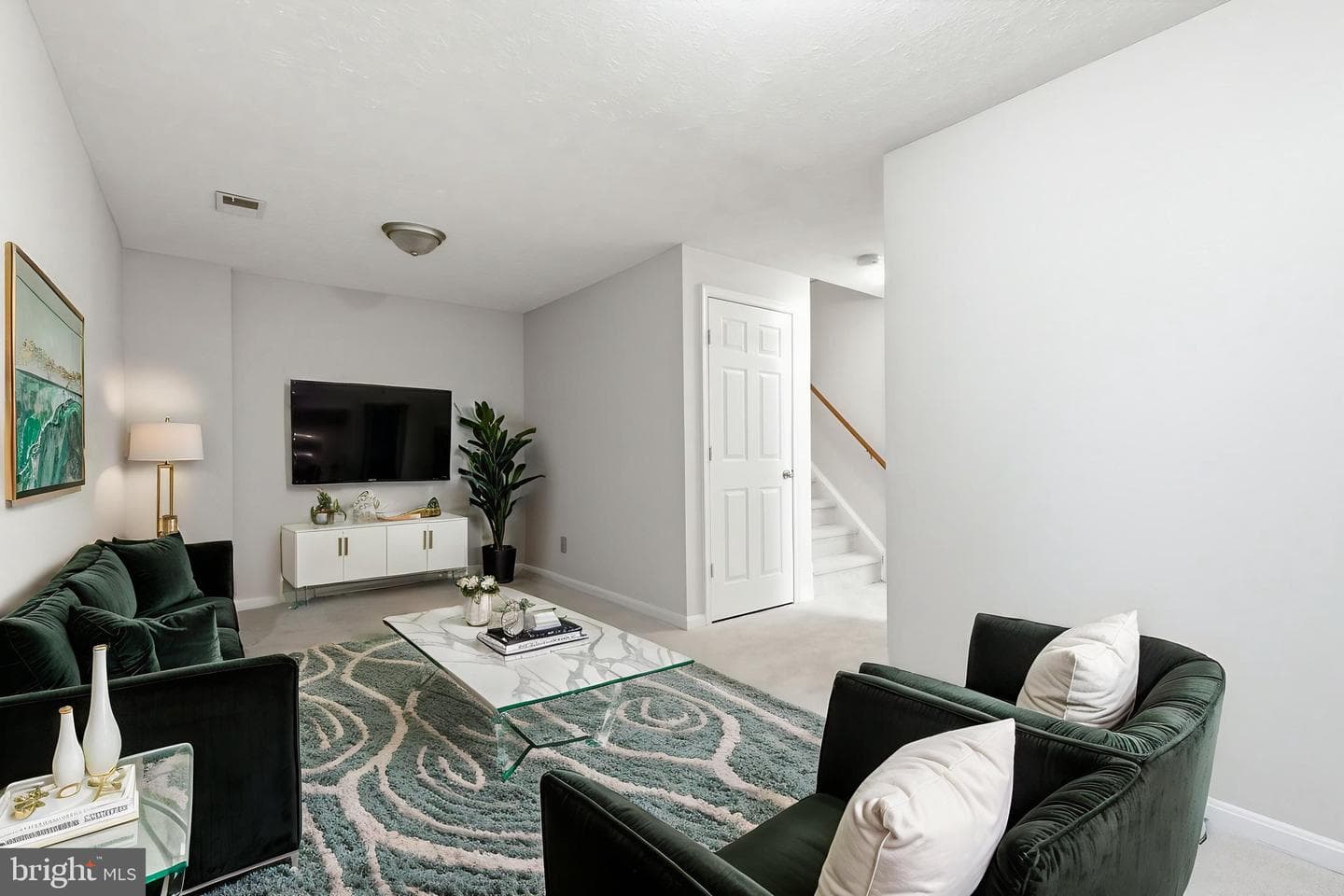 213 Georgetowne Court photo 29