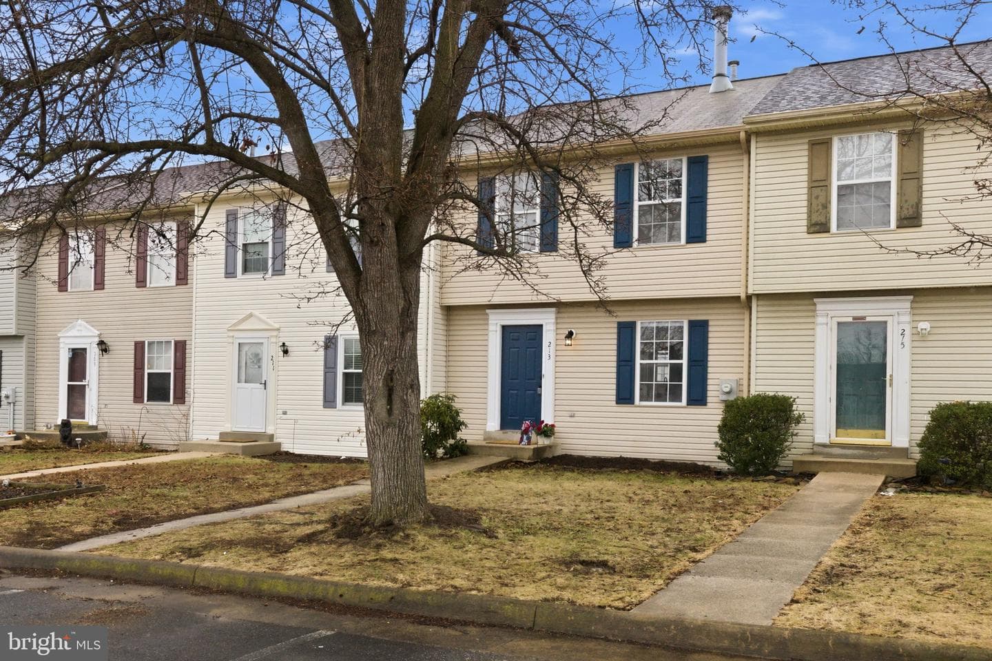 213 Georgetowne Court photo 36