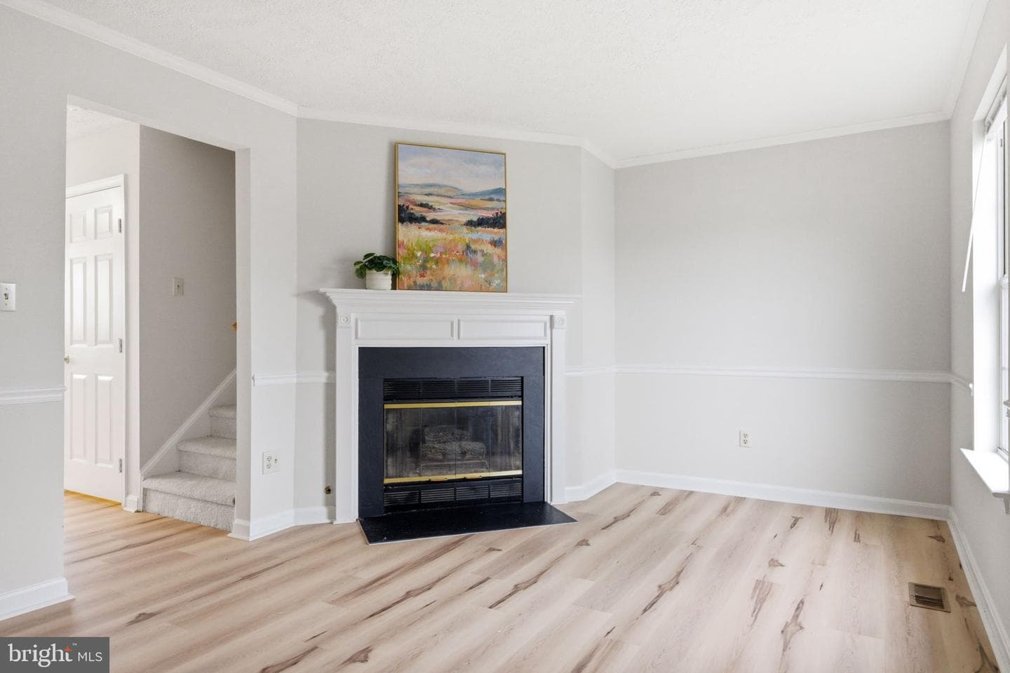 213 Georgetowne Court photo 4