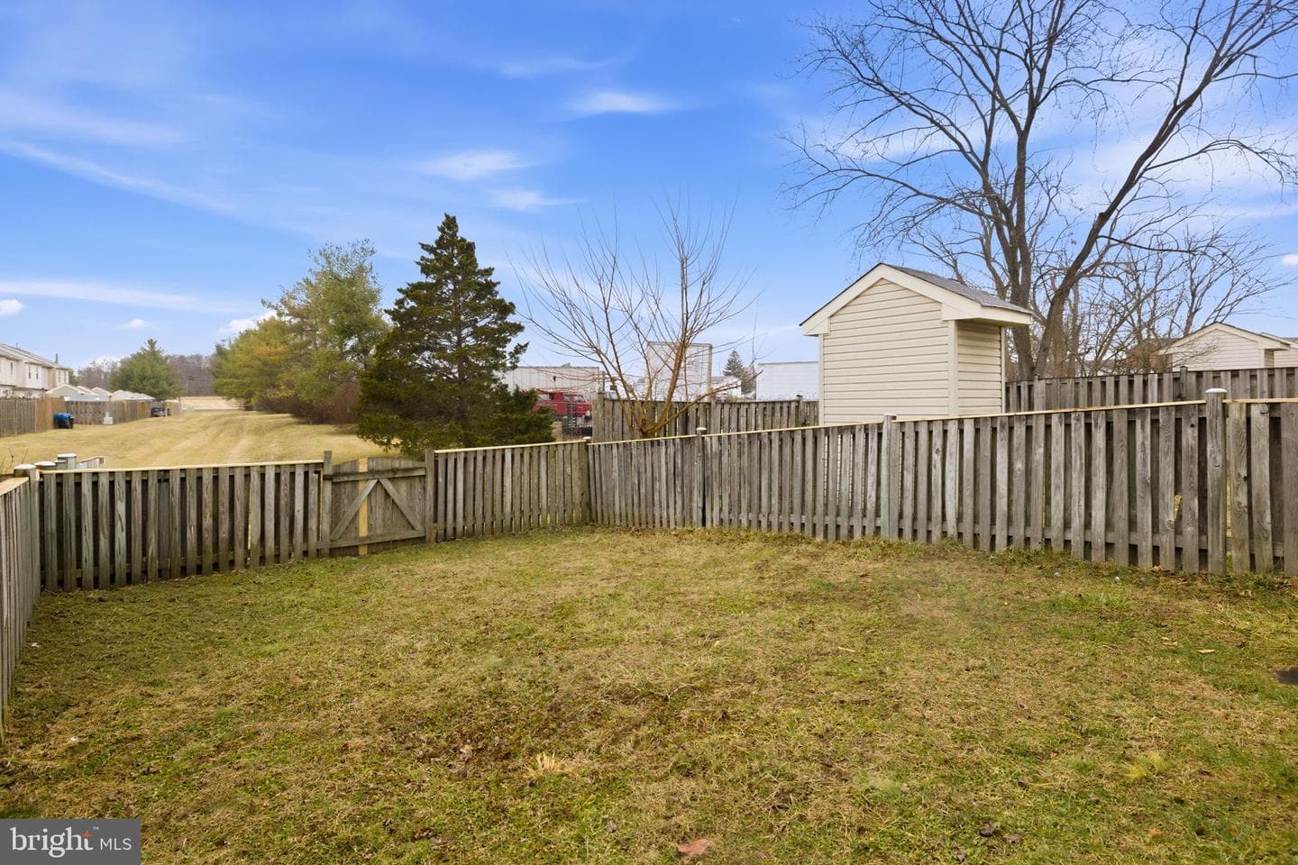 213 Georgetowne Court photo 40