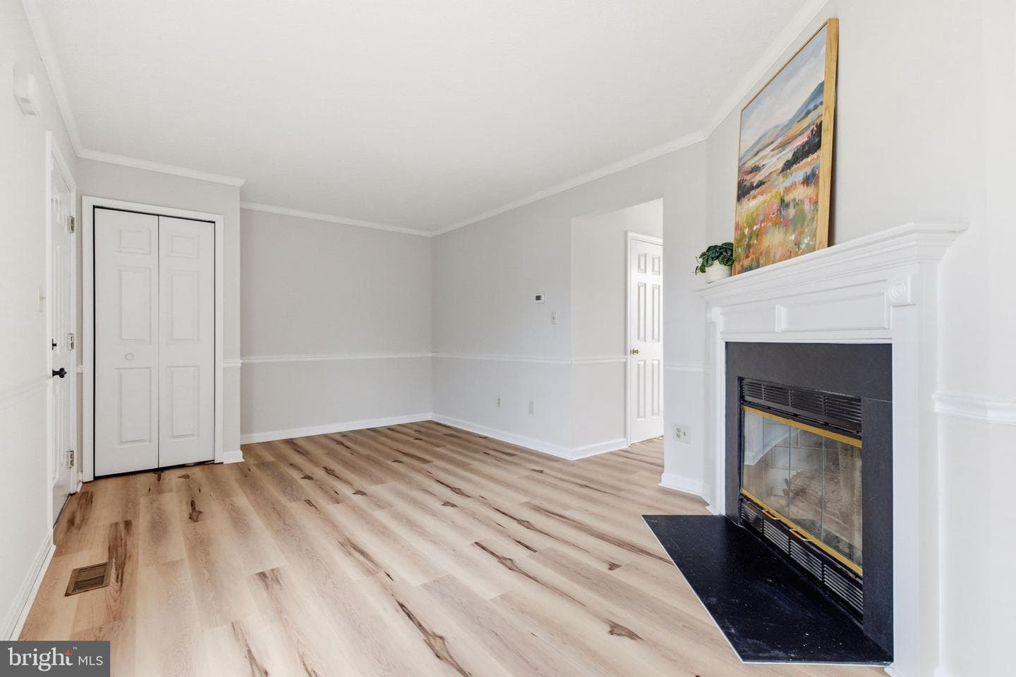 213 Georgetowne Court photo 5