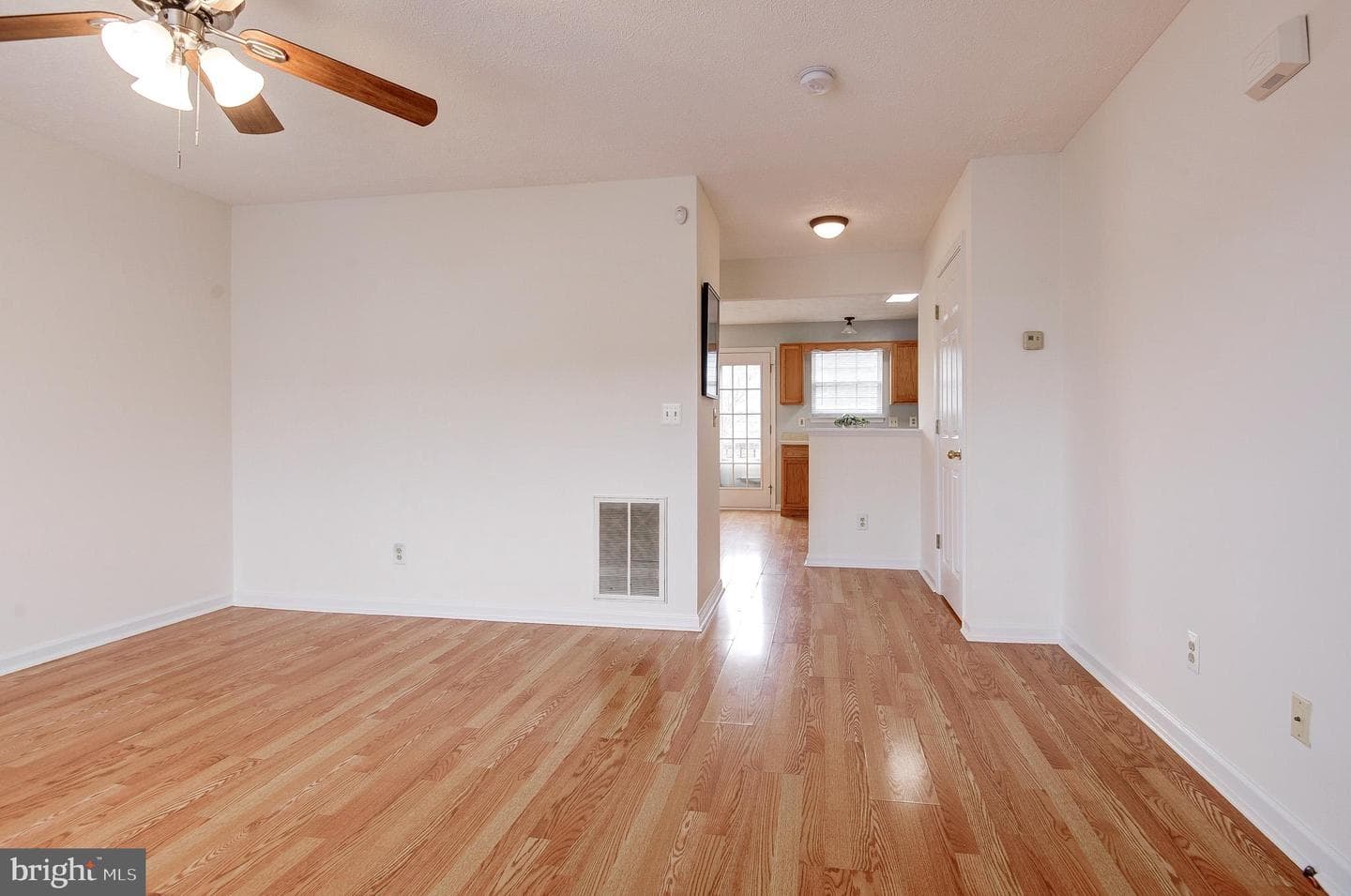 321 Copperfield Lane photo 2