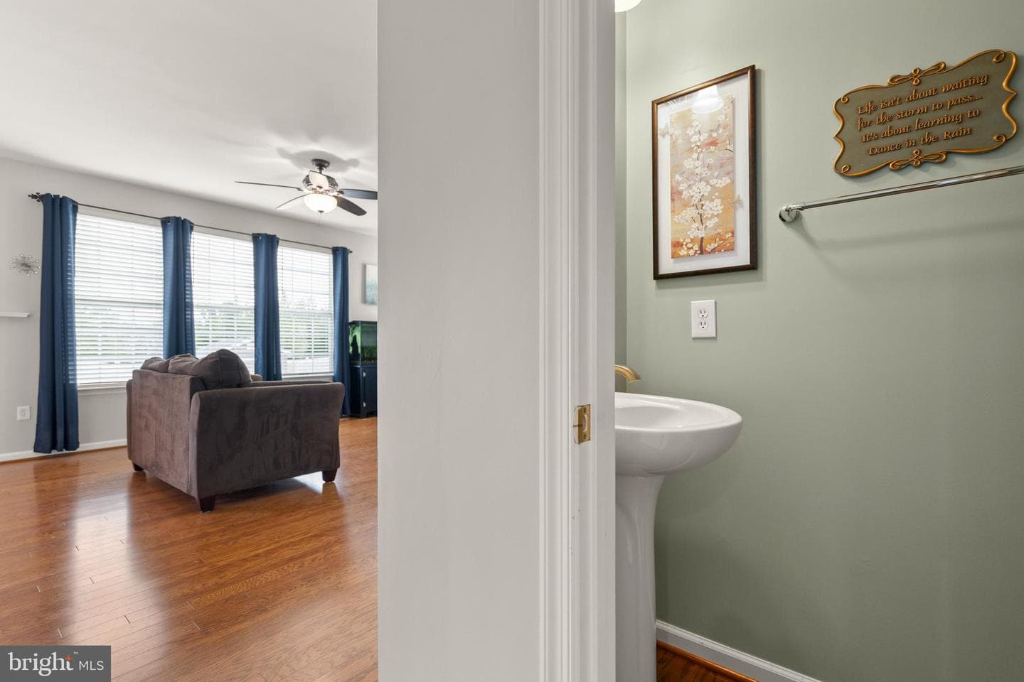 122 Vincent Drive photo 28