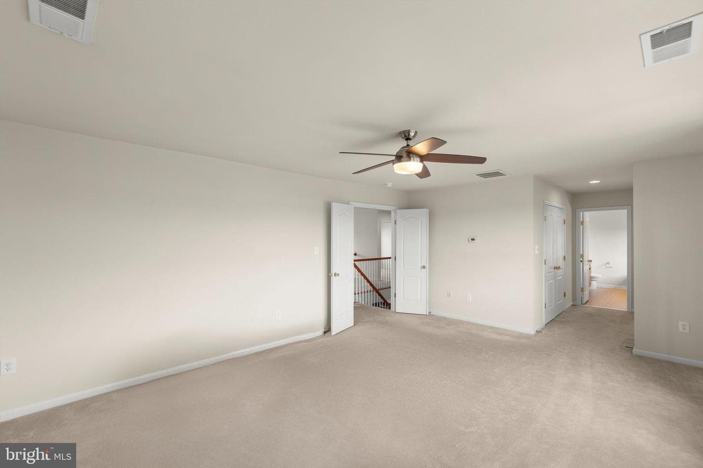 122 Vincent Drive photo 33