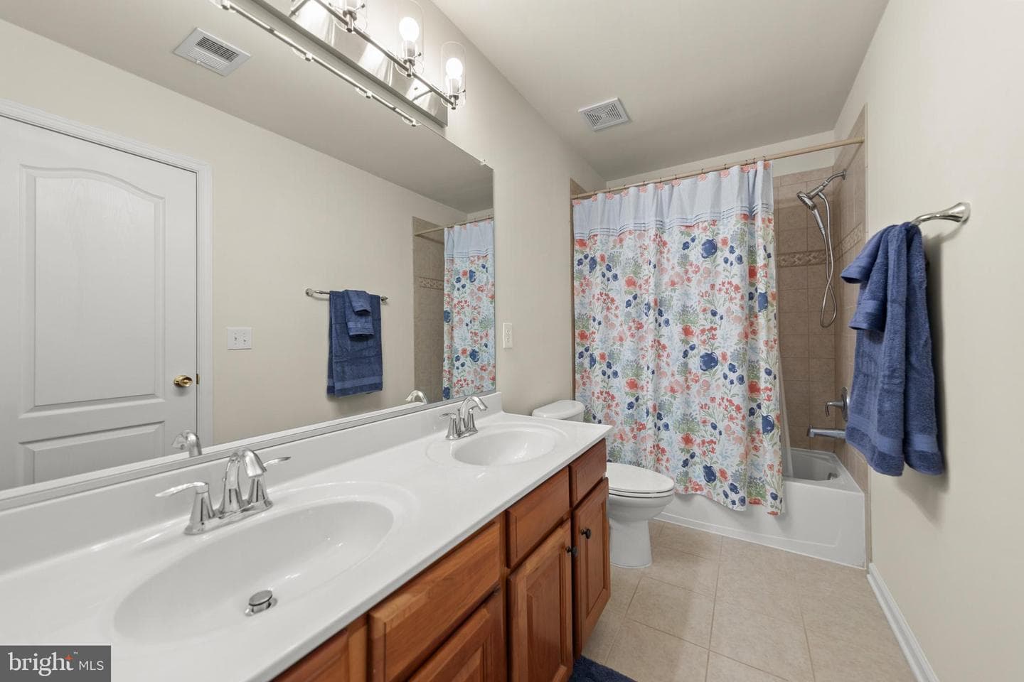 122 Vincent Drive photo 37