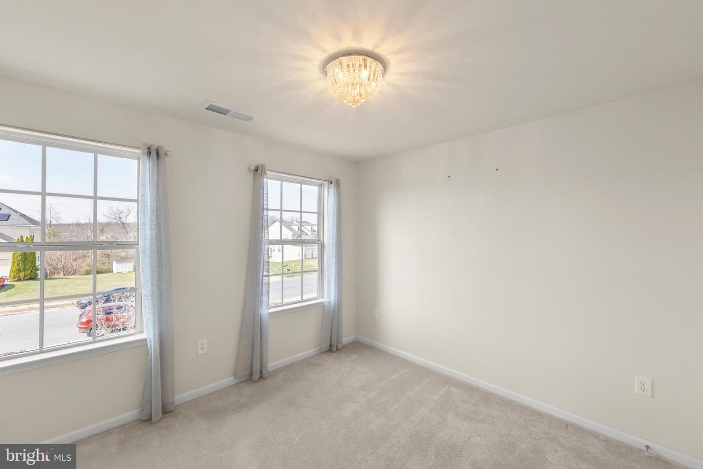 122 Vincent Drive photo 41