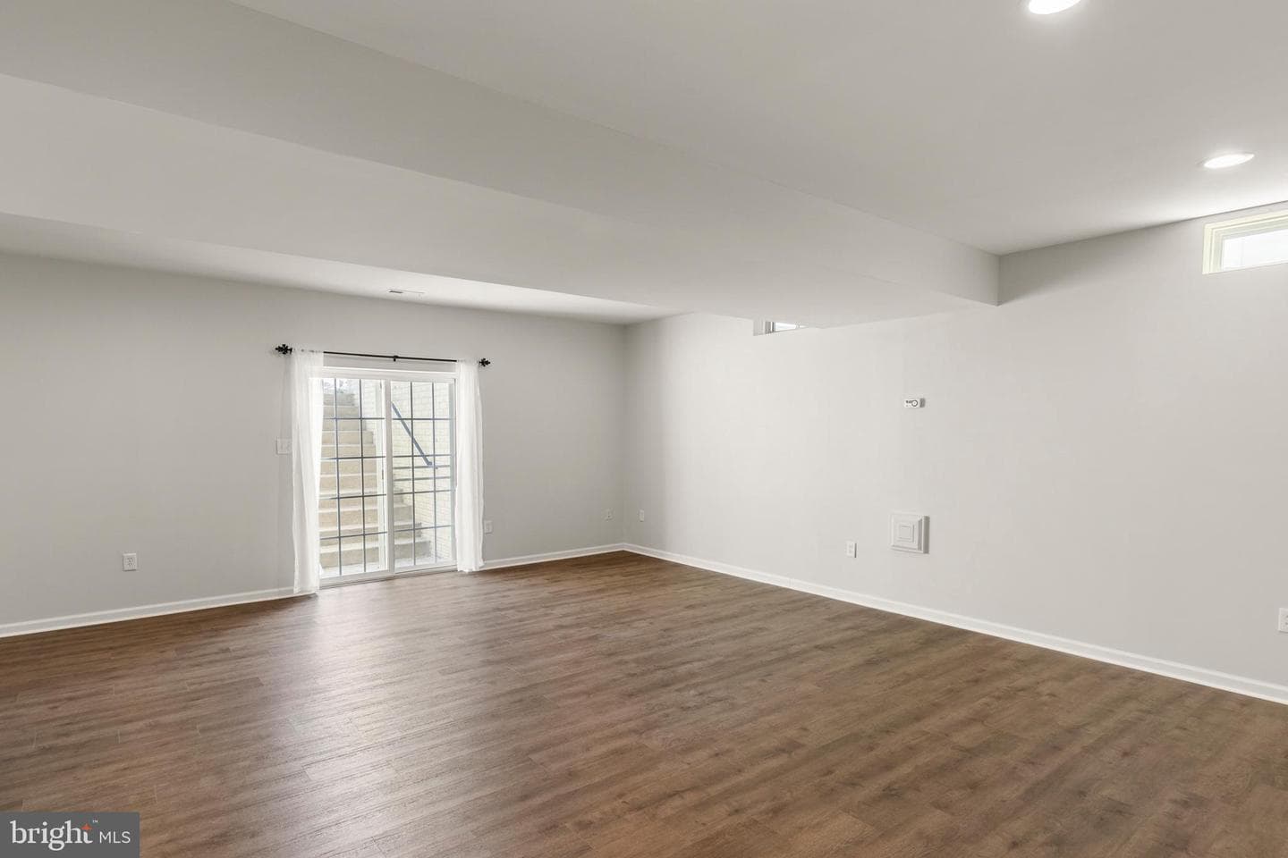 122 Vincent Drive photo 48