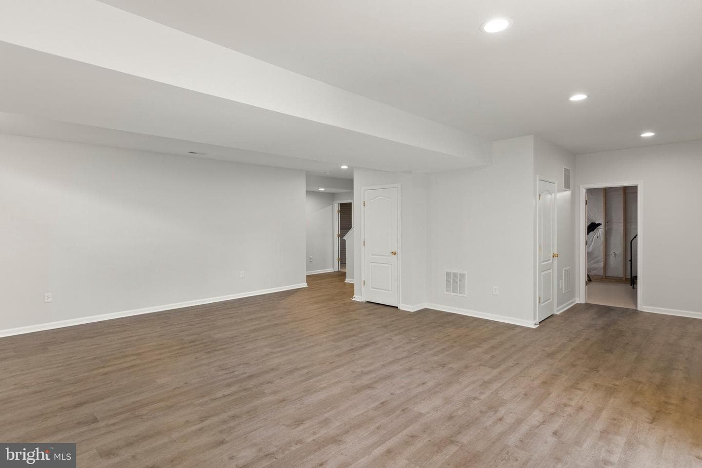 122 Vincent Drive photo 50