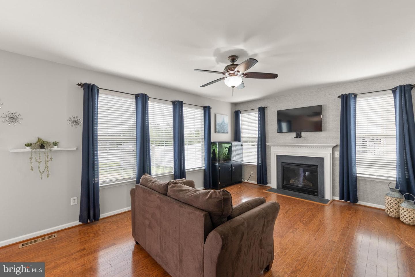 122 Vincent Drive photo 6