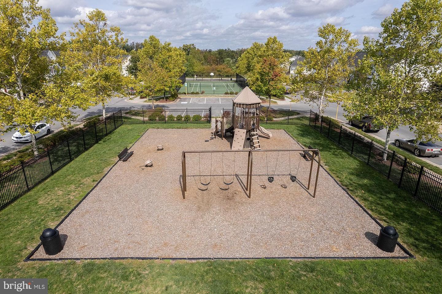 122 Vincent Drive photo 65