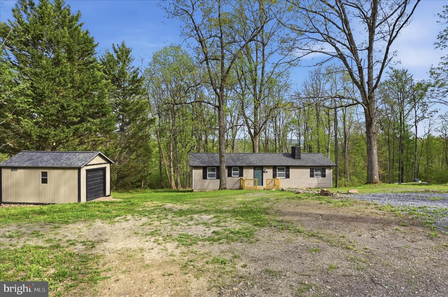 105 Buckskin Trail photo 3