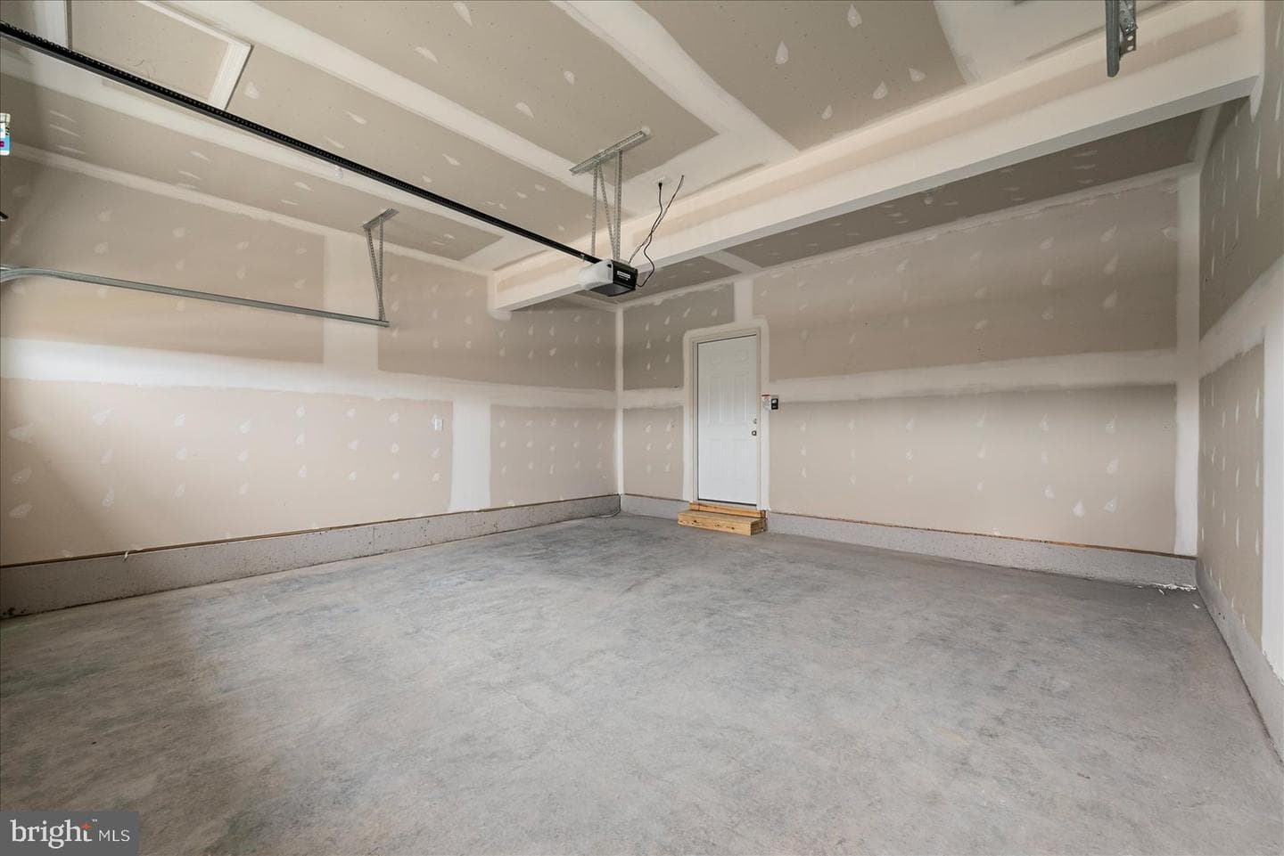 253 Rossmann Blvd photo 40