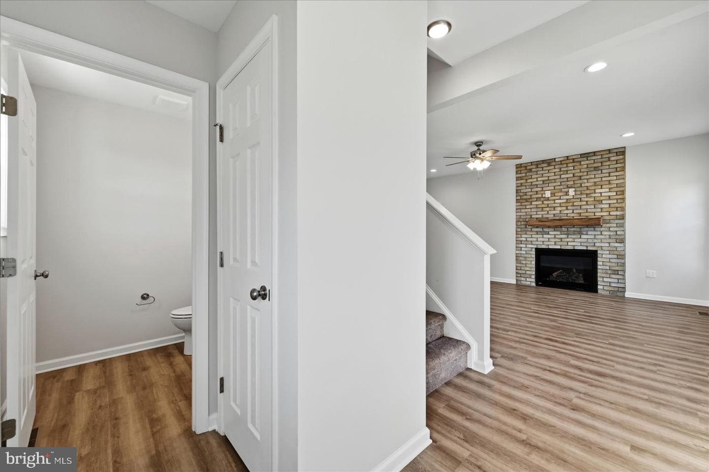 251 Rossmann Blvd photo 12