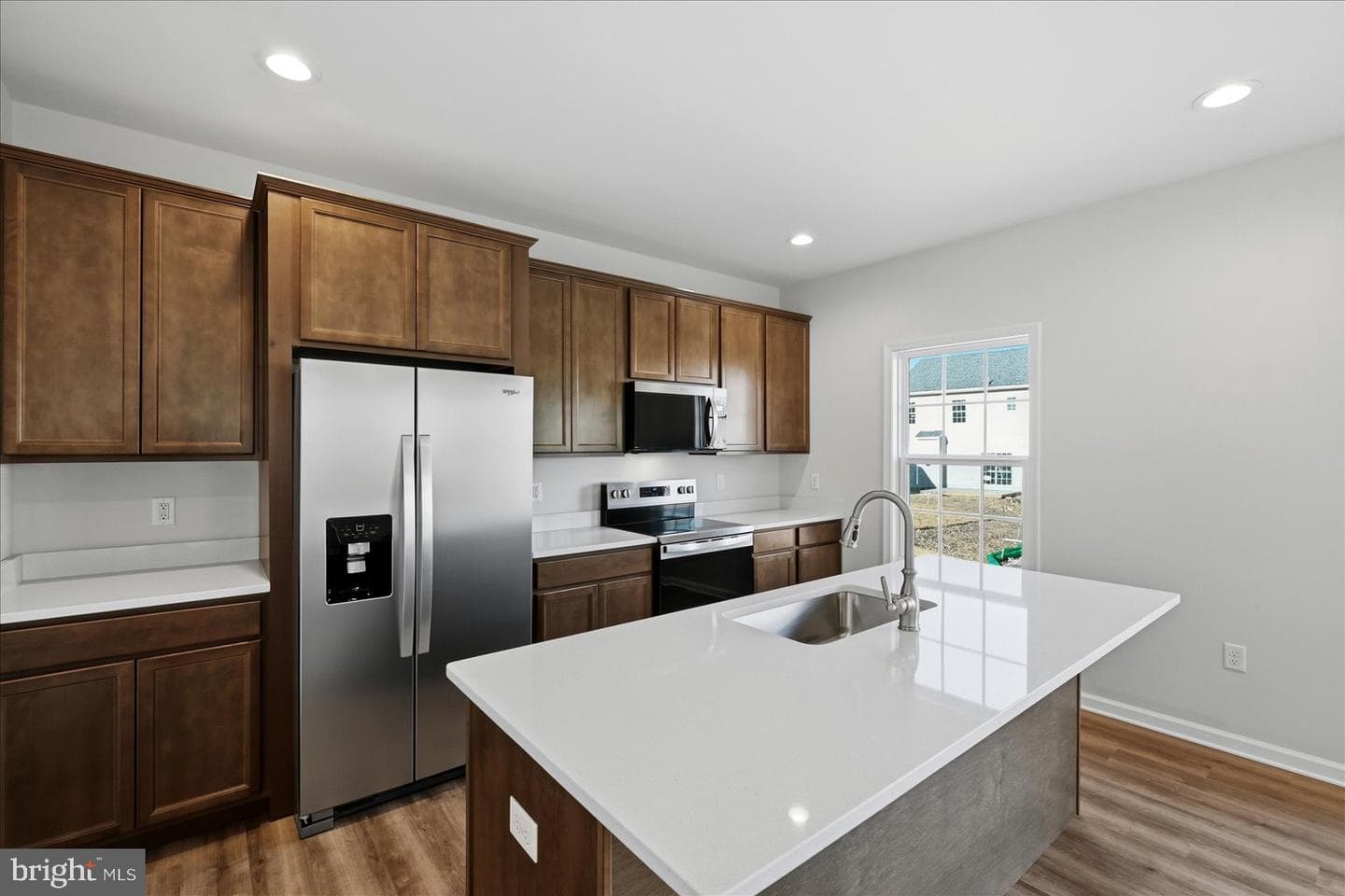 251 Rossmann Blvd photo 25
