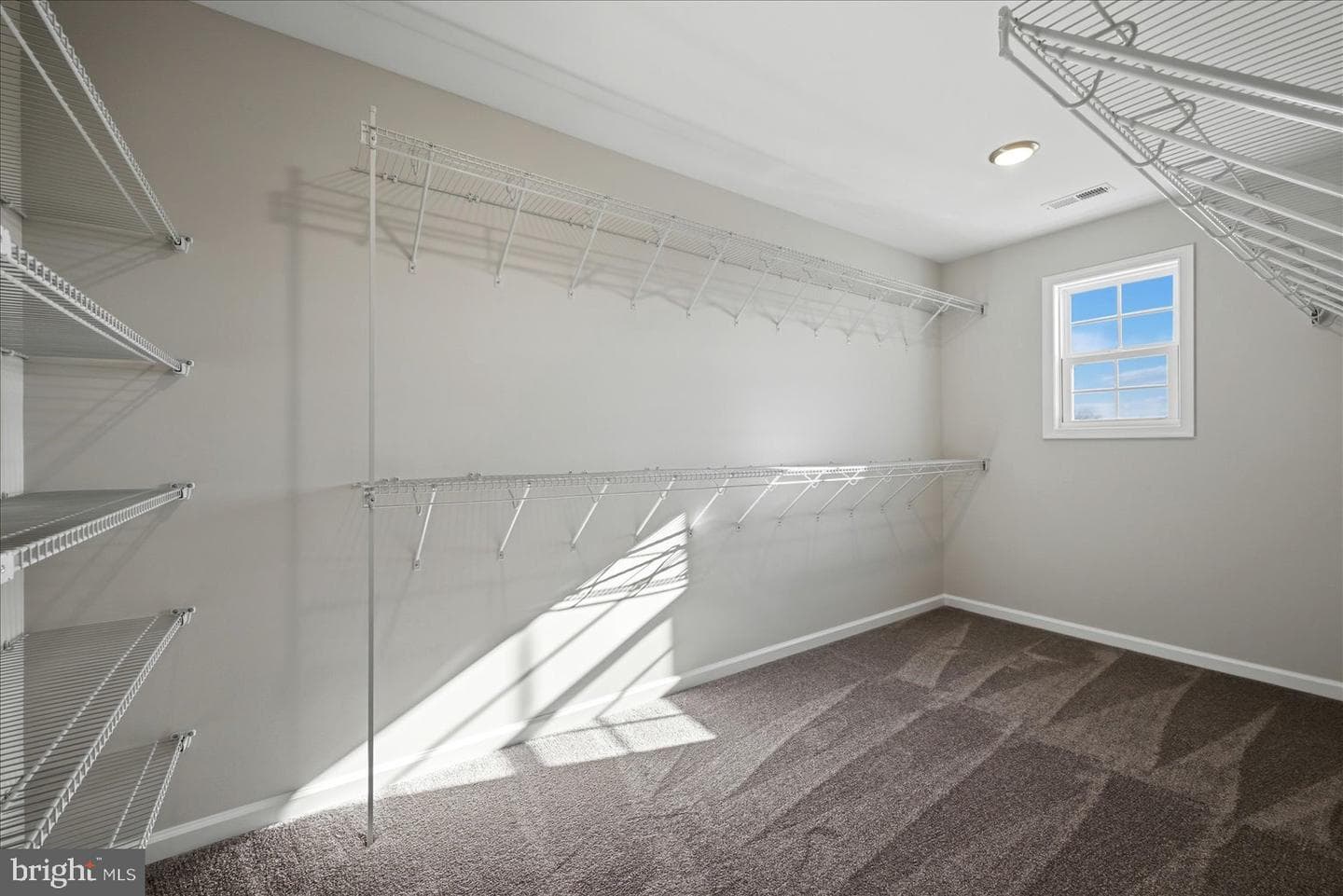 251 Rossmann Blvd photo 35