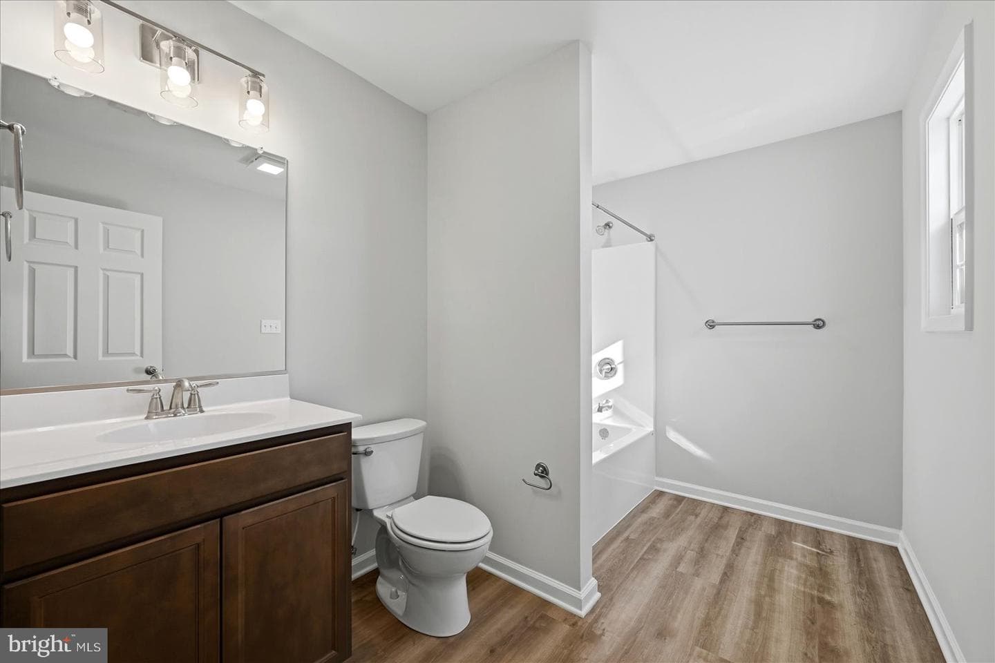 251 Rossmann Blvd photo 44