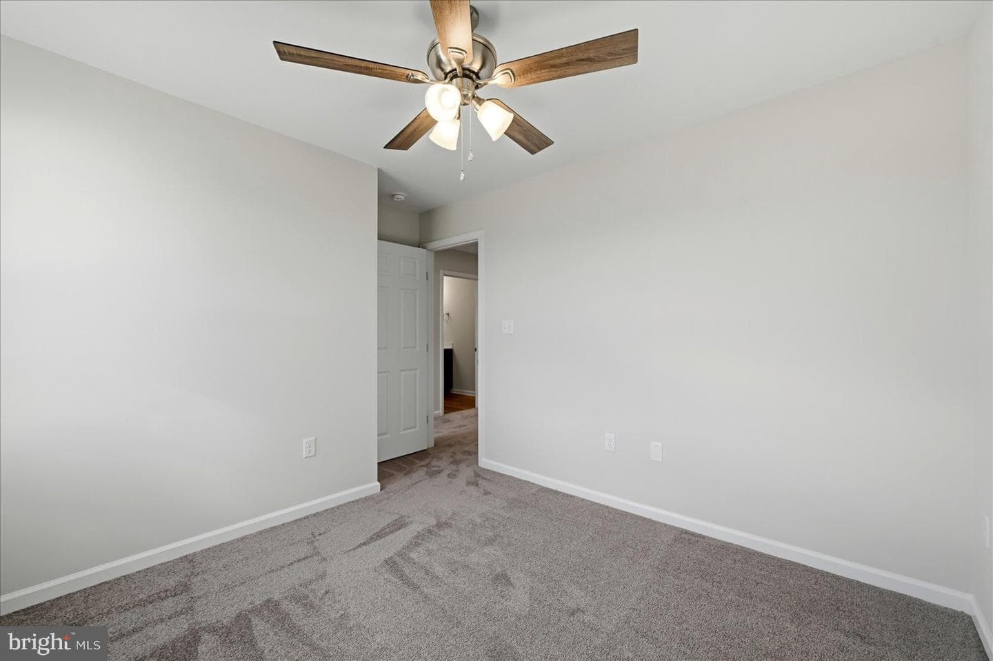 619 Farmington Boulevard photo 40