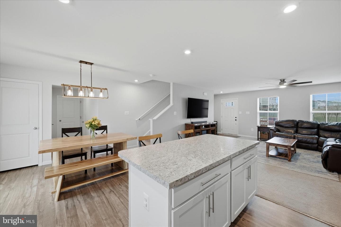 471 Coville Street photo 15