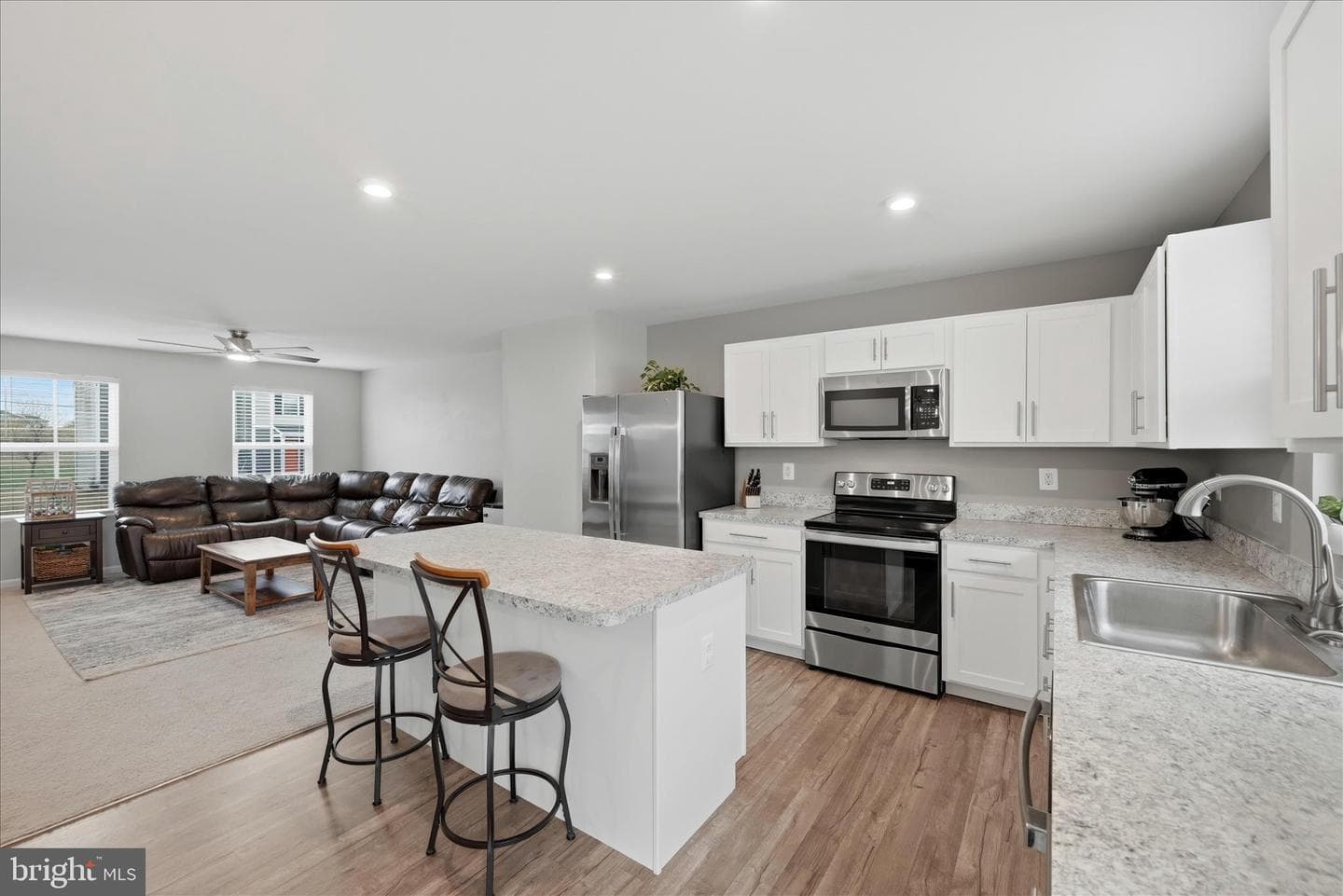 471 Coville Street photo 4