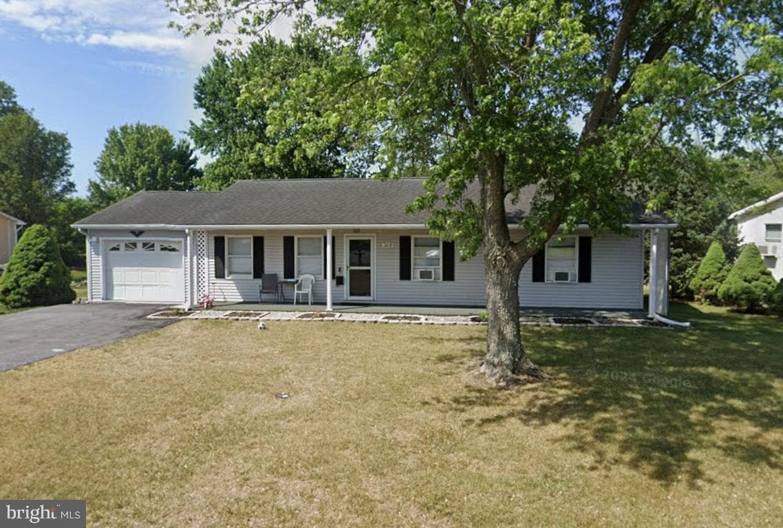 209 Somerset Drive photo 2