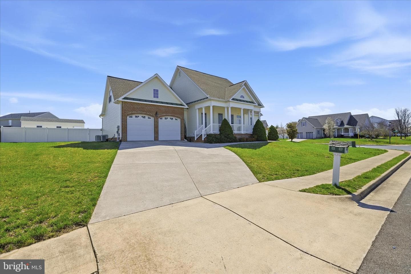 300 Clydesdale Drive photo 4