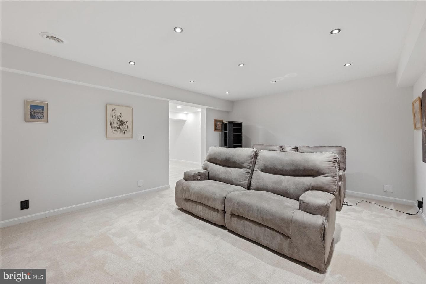 300 Clydesdale Drive photo 45