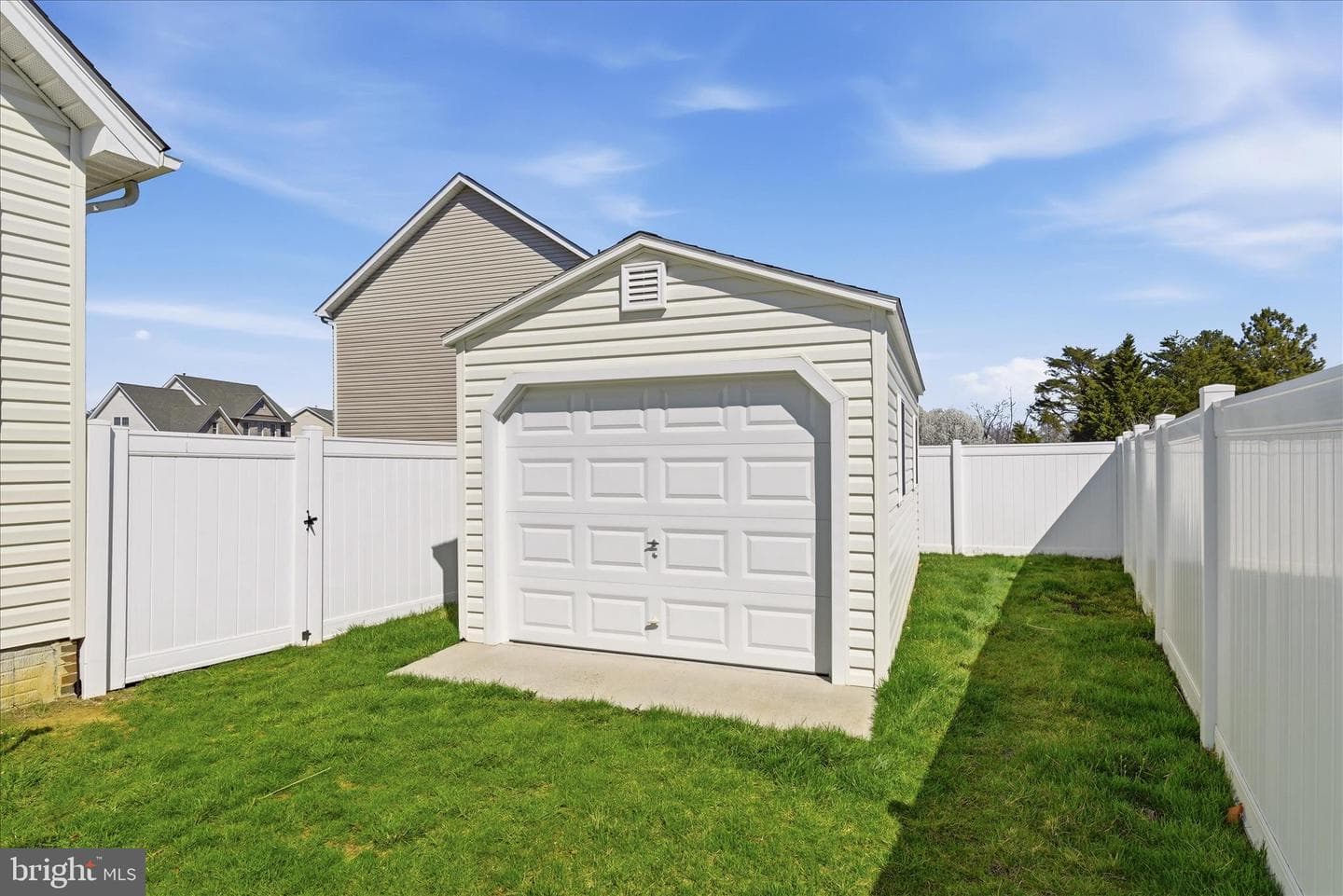 300 Clydesdale Drive photo 64