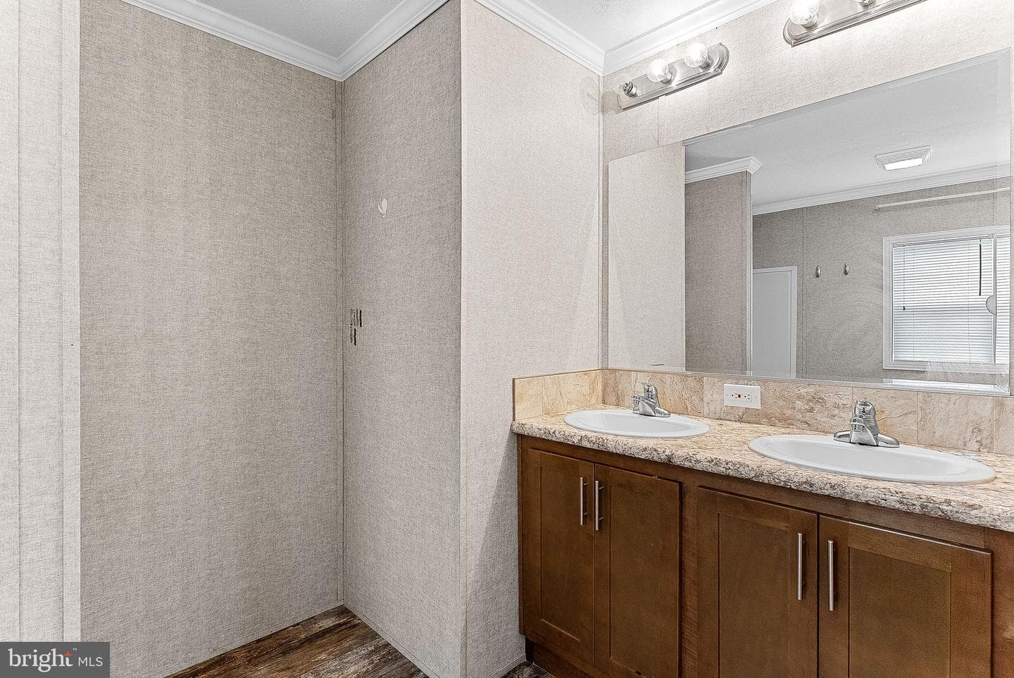 135 Gregory Place photo 22