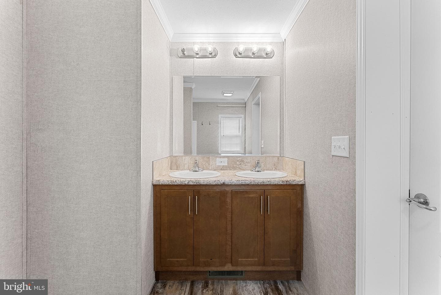 135 Gregory Place photo 25