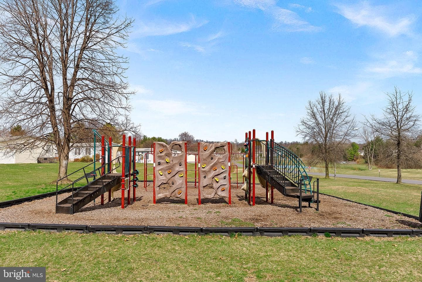 135 Gregory Place photo 41
