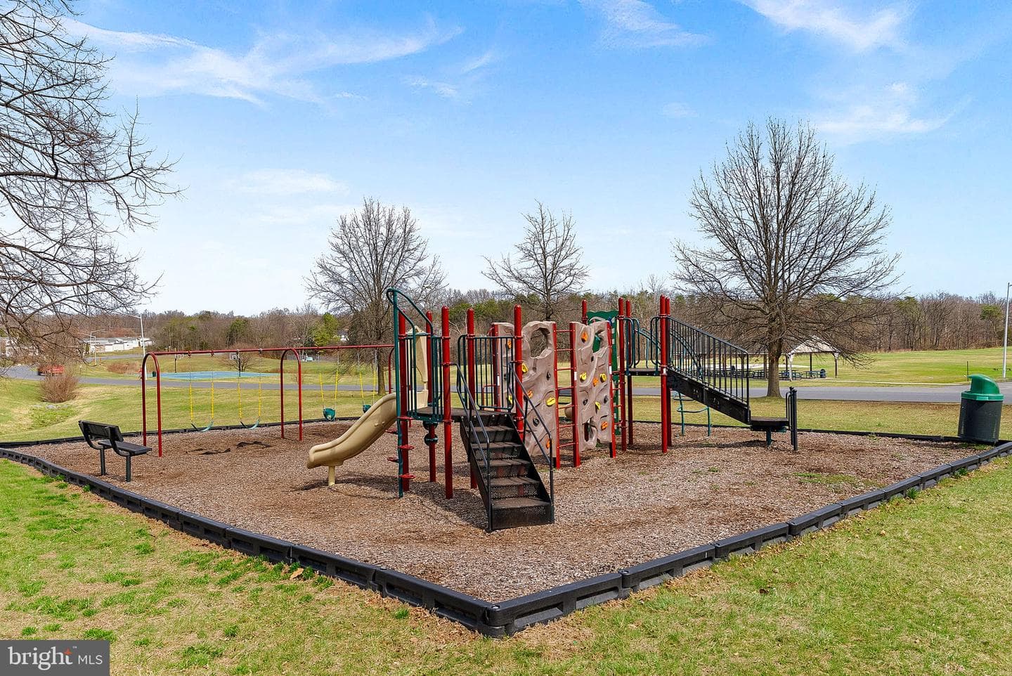 135 Gregory Place photo 42