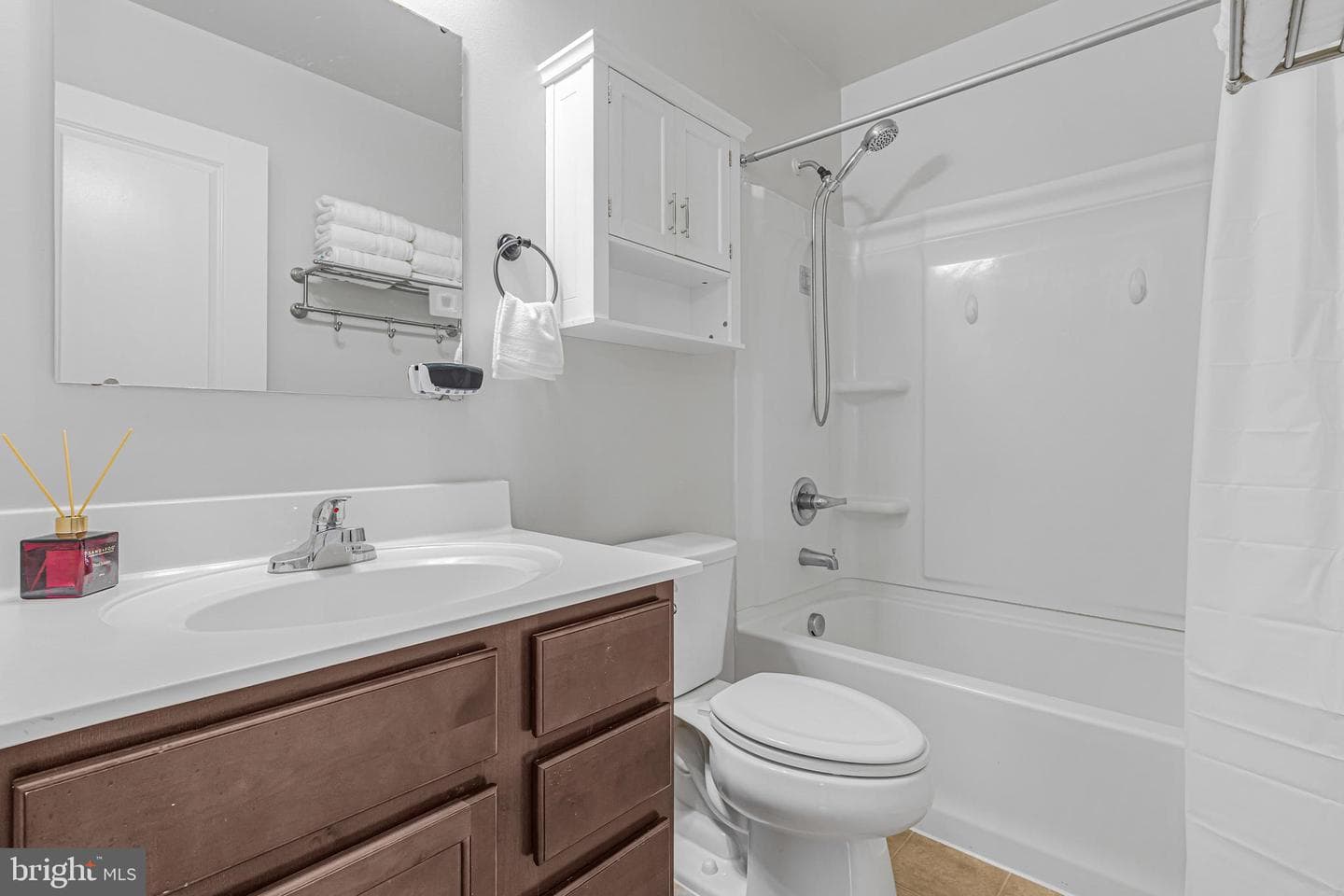 201 Coville Street photo 5