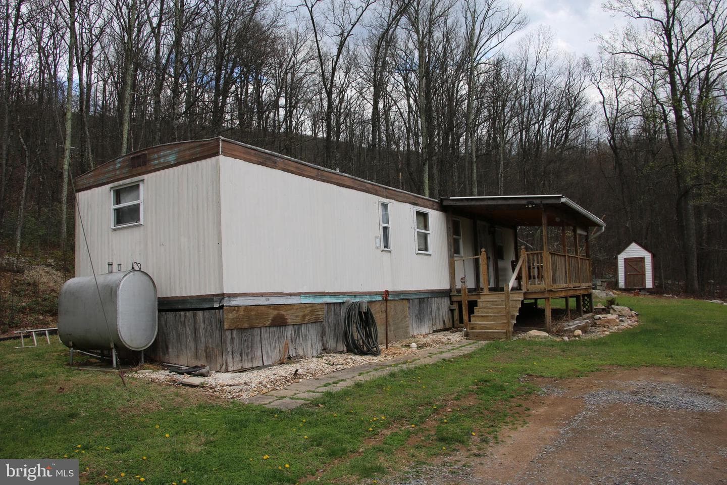 680 Sawlog Road photo 3