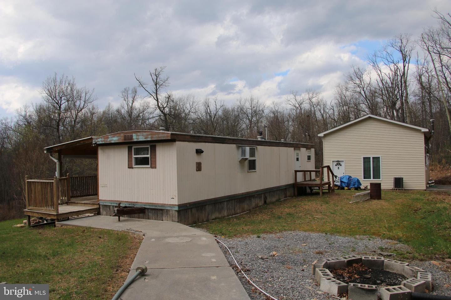 680 Sawlog Road photo 9