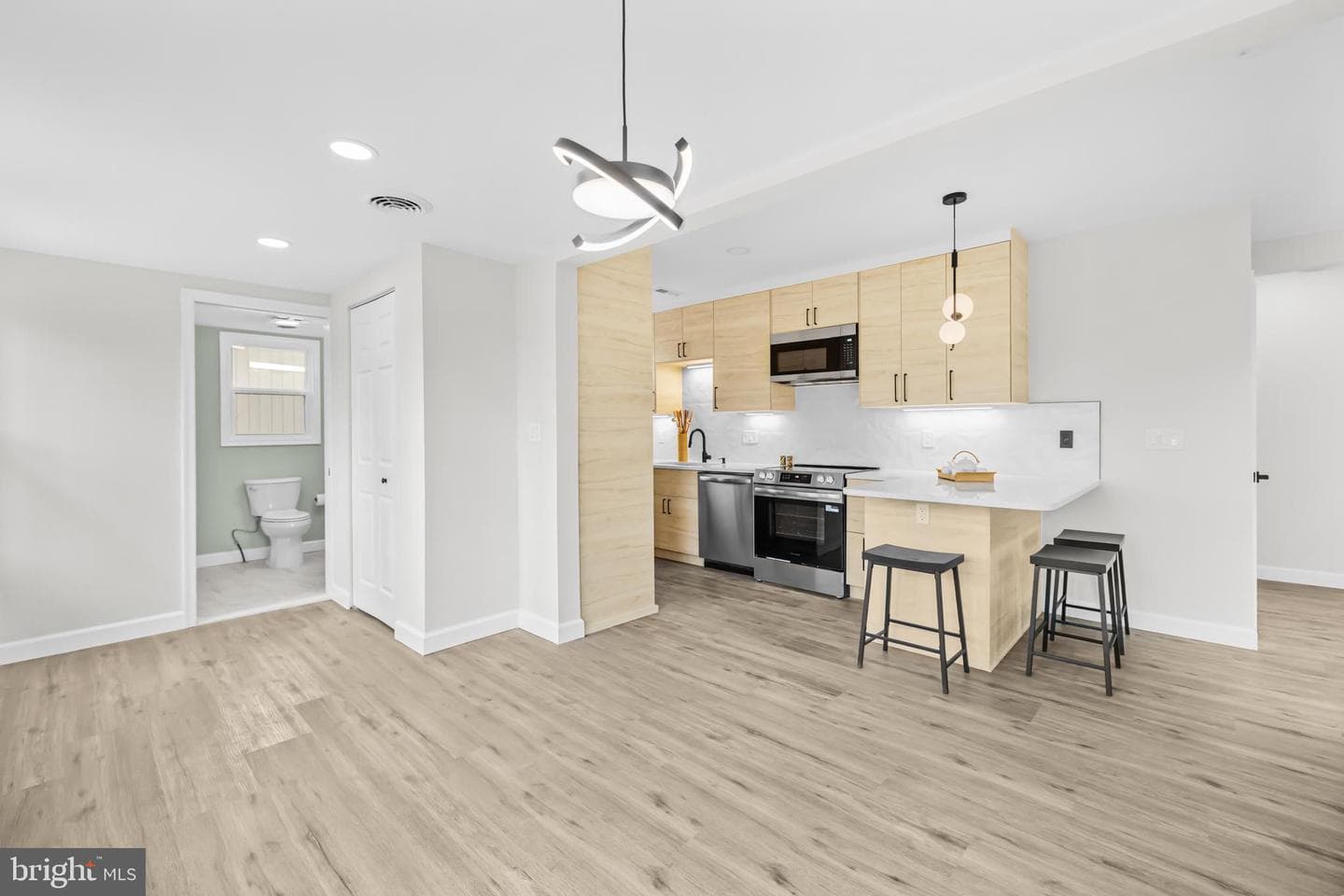 1033 Sunnyside Drive photo 13