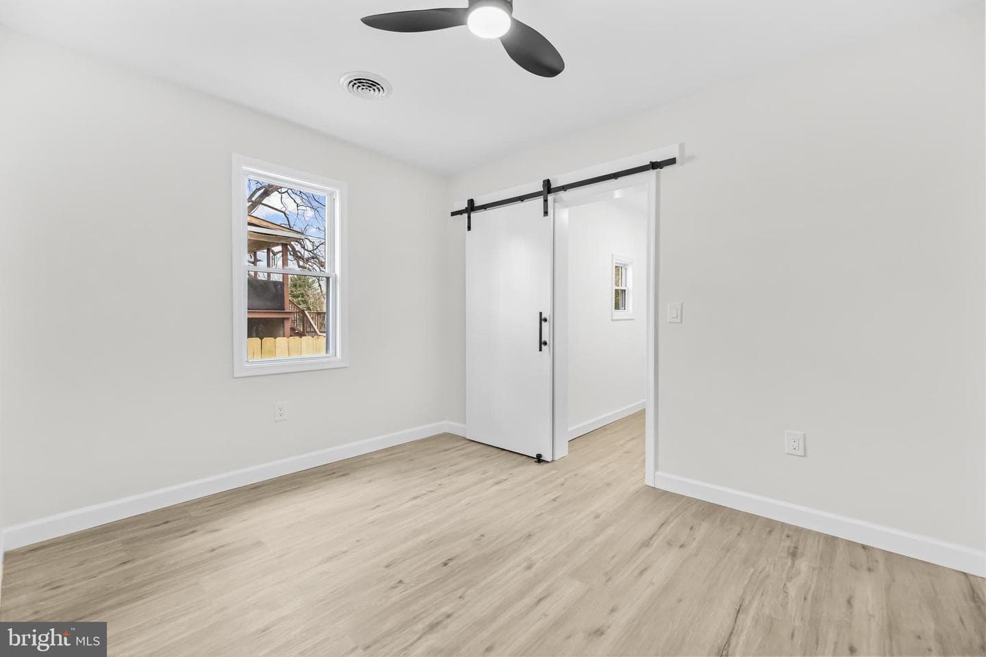 1033 Sunnyside Drive photo 24