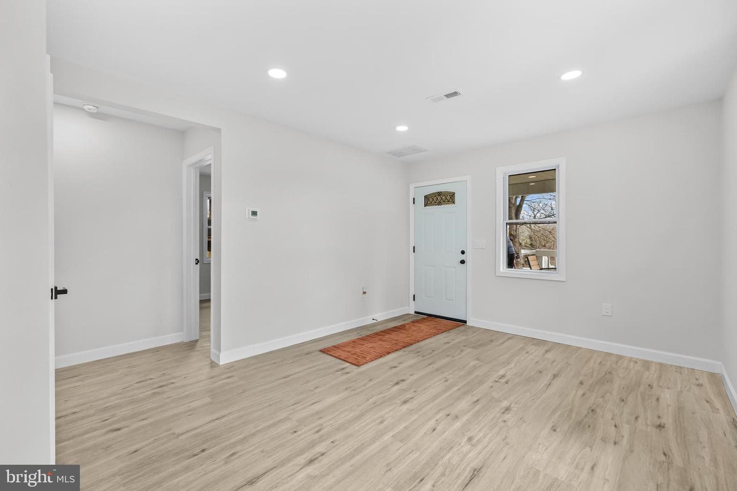 1033 Sunnyside Drive photo 4