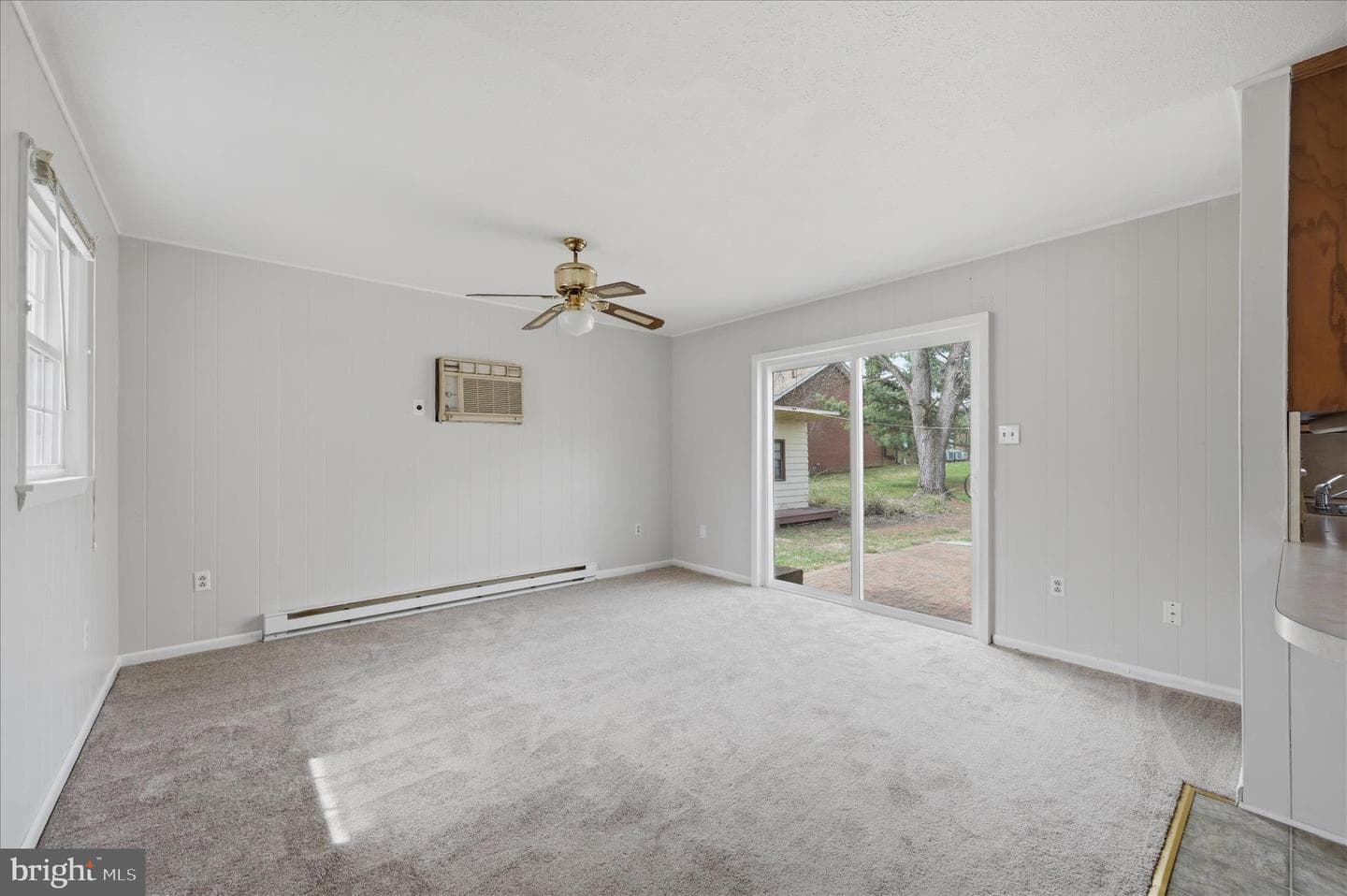 2592 Martinsburg Pike photo 13
