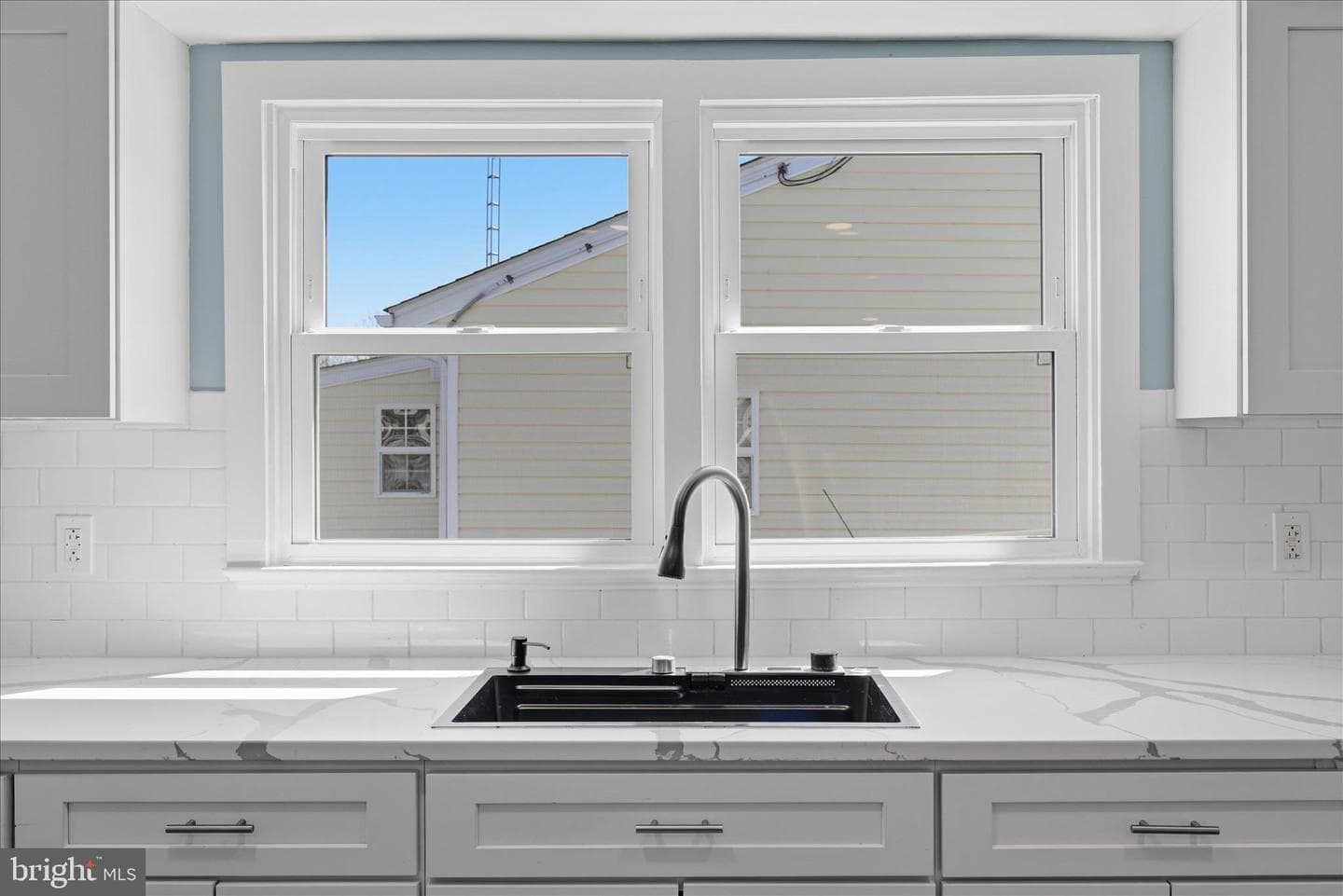 2015 Senseny Road photo 12