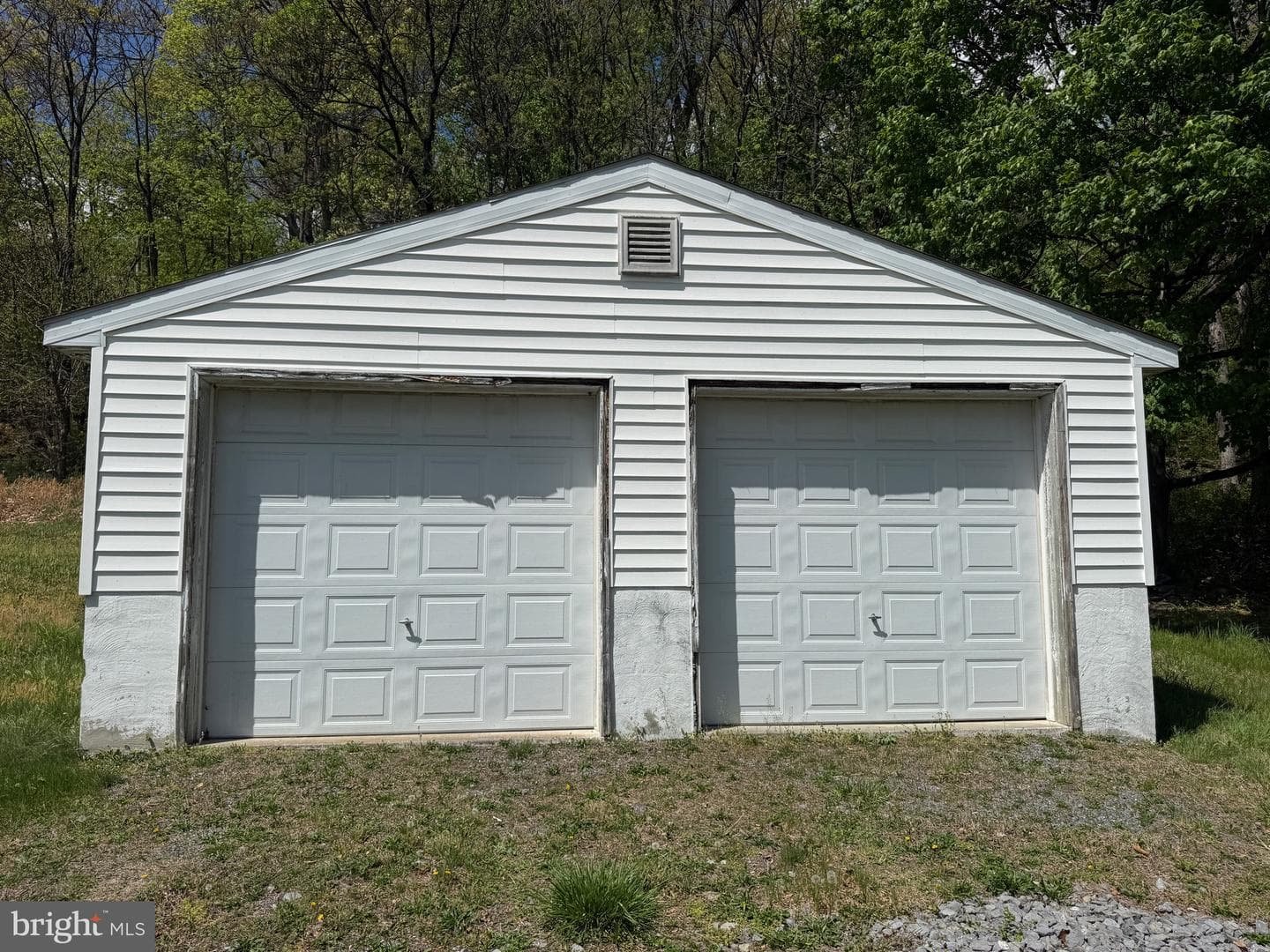 557 Frog Hollow Road photo 2